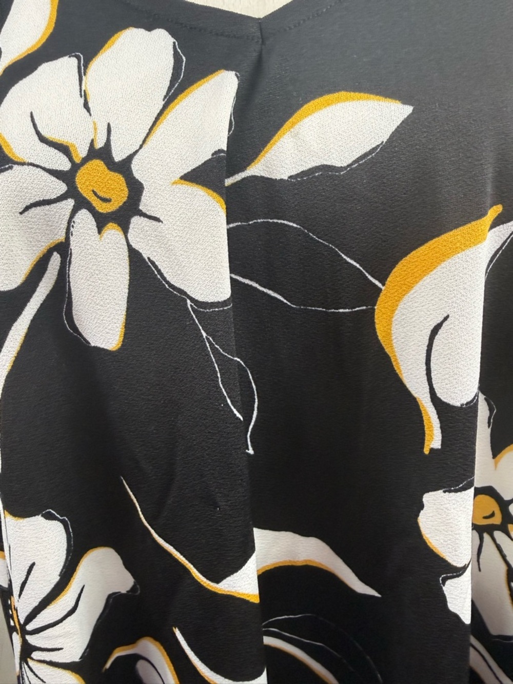 Jules & Leopold Black Tunic with White and Yellow Floral print size 1X - Picture 4 of 9
